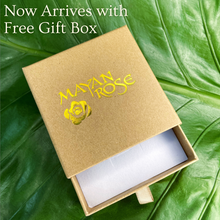 Load image into Gallery viewer, Howlite Leaf Crystal Gold Necklace