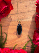 Load image into Gallery viewer, Obsidian Petal Crystal Gold Necklace