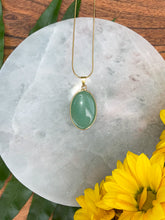 Load image into Gallery viewer, Green Aventurine Oval Crystal Gold Necklace