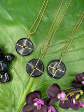 Load image into Gallery viewer, Onyx Donut Crystal Medallion Gold Necklace