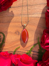 Load image into Gallery viewer, Red Jasper Petal Crystal Gold Necklace
