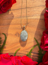 Load image into Gallery viewer, Labradorite Oval Crystal Gold Necklace