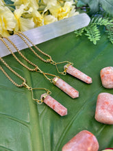Load image into Gallery viewer, Sunstone Double-Terminated Point Pendant Gold Necklace