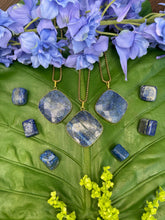 Load image into Gallery viewer, Lapis Lazuli Square Crystal Medallion Gold Necklace
