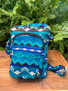 Geometric Unisex Style Messenger Bag with Exterior Zipper Pocket & Adjustable Strap - Blue