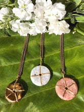 Load image into Gallery viewer, Sunstone Donut Crystal Gold Necklace