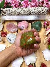 Load image into Gallery viewer, Feel The Love Crystal &amp; Sage Gift Set