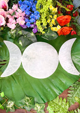 Load image into Gallery viewer, Triple Moon Goddess 6-inch Selenite Charging Set