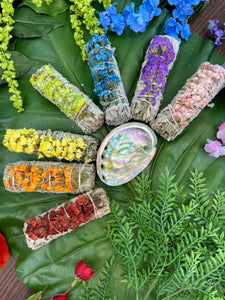 8 Piece Floral Sage Smudge Kit | Sage Bundle with 7 Sage Sticks & 1 Abalone Shell | White Sage Gift Set for Altar, New Home, Housewarming