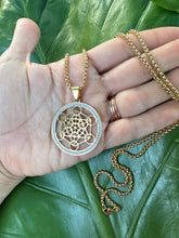 Load image into Gallery viewer, METATRON&#39;S CUBE Gold Necklace | Sacred Geometry Necklace | Flower of Life Pendant, Seed of Life, Geometric Spiritual Jewelry Mayan Rose